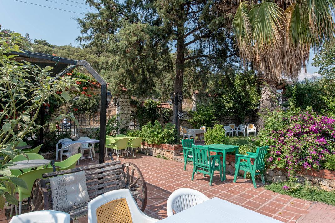 Hotel Club Pink Palace 3*