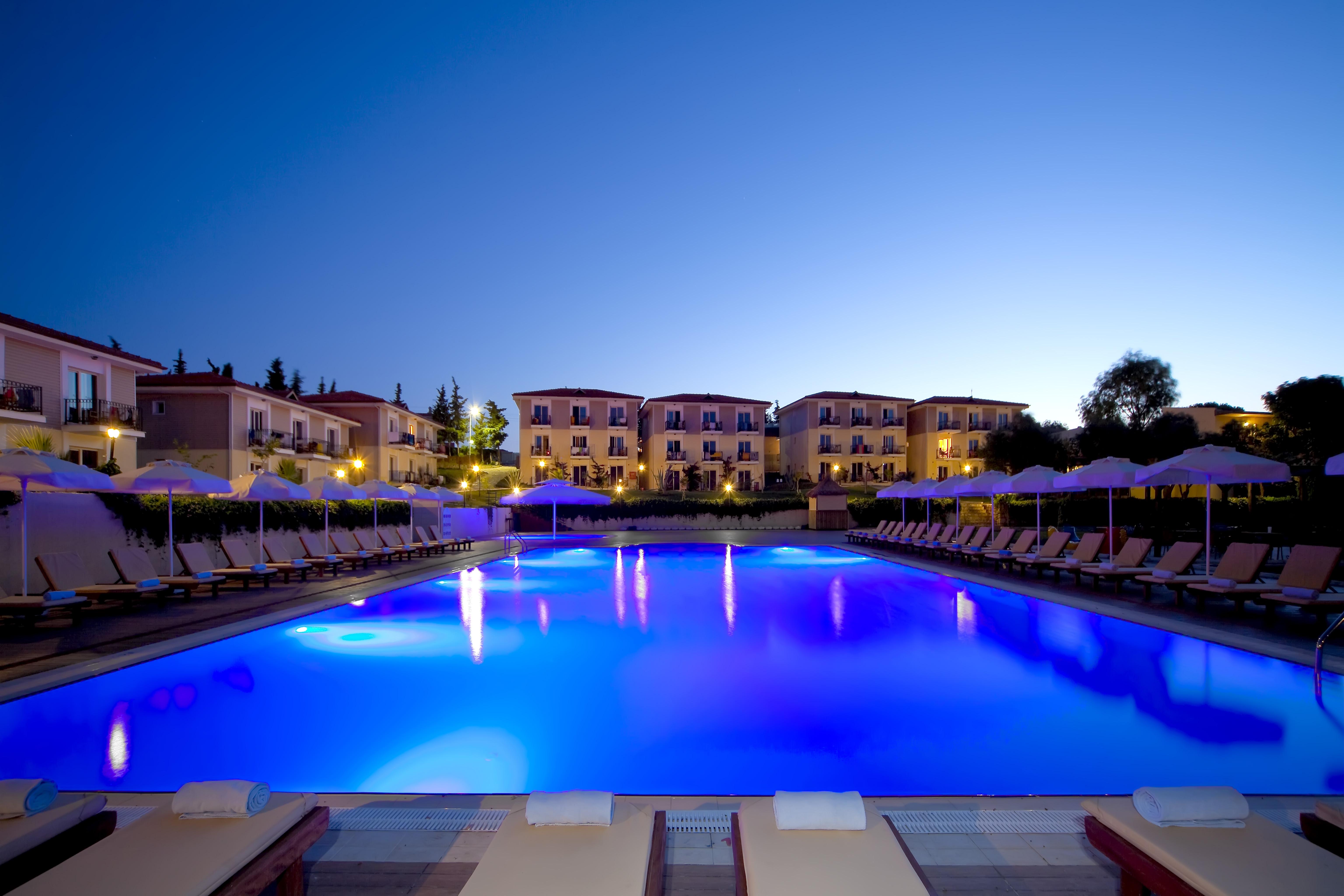 Club Atlantis Hotel 4*