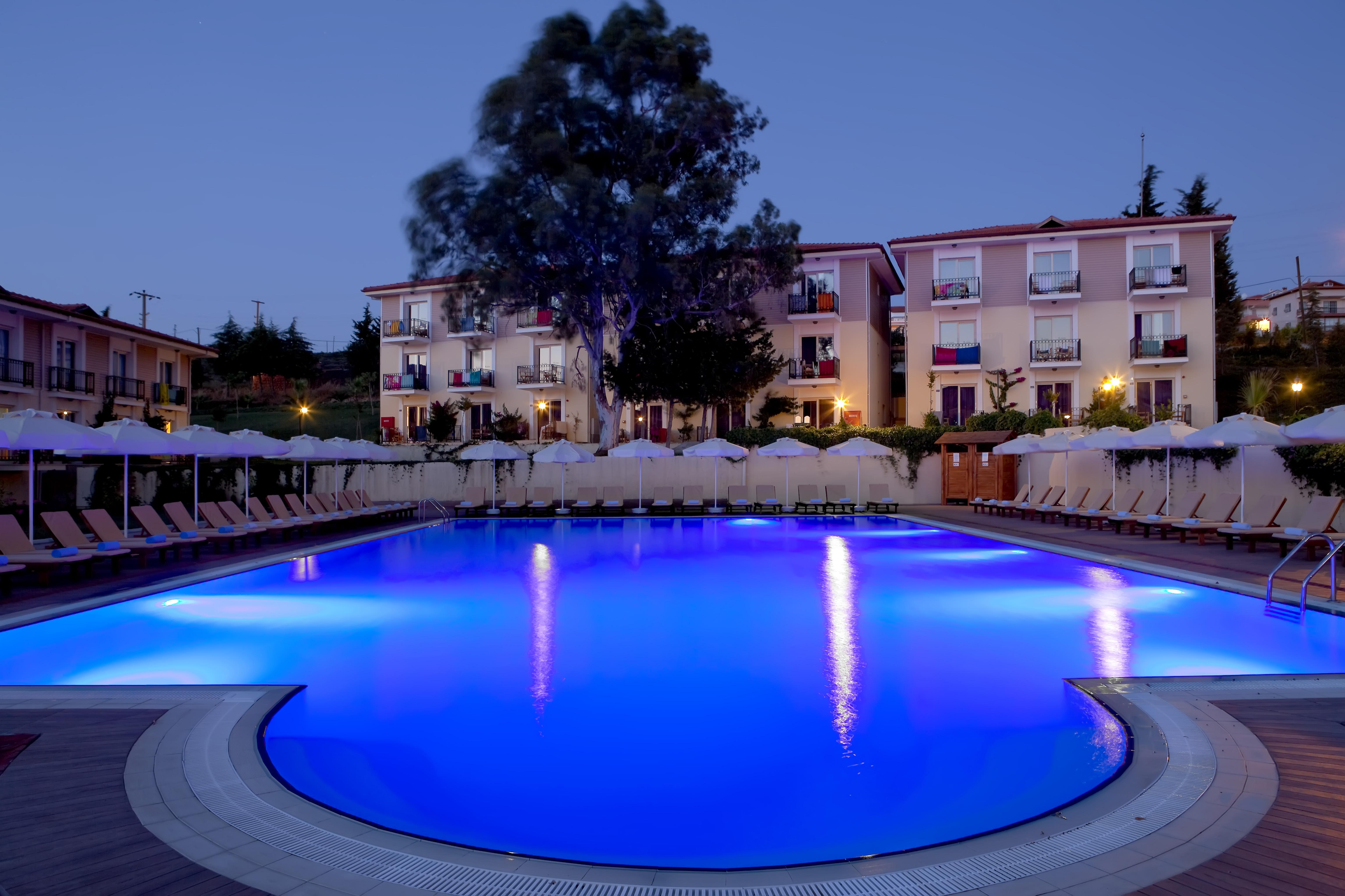 Club Atlantis Hotel 4*