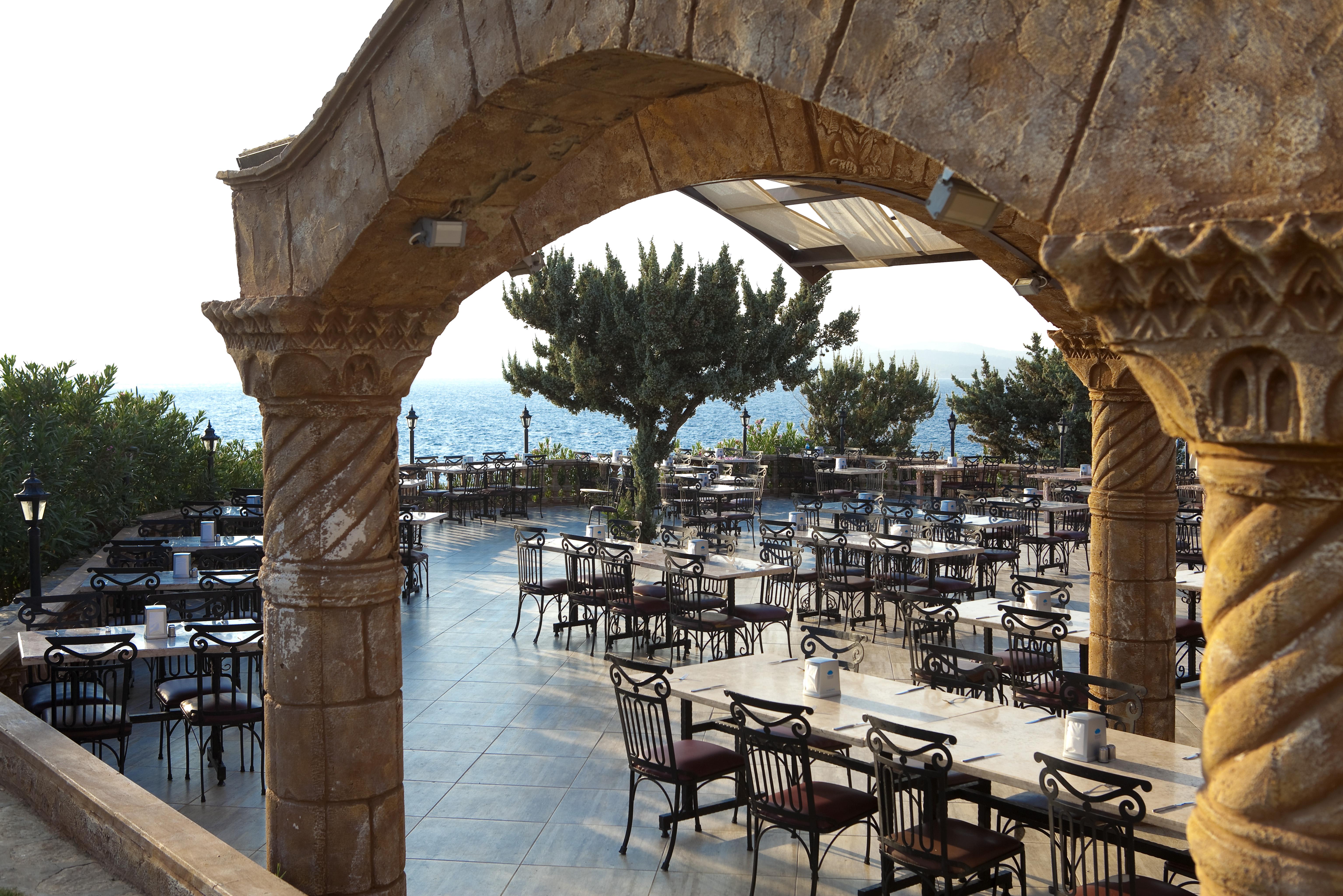 Club Atlantis Hotel 4*