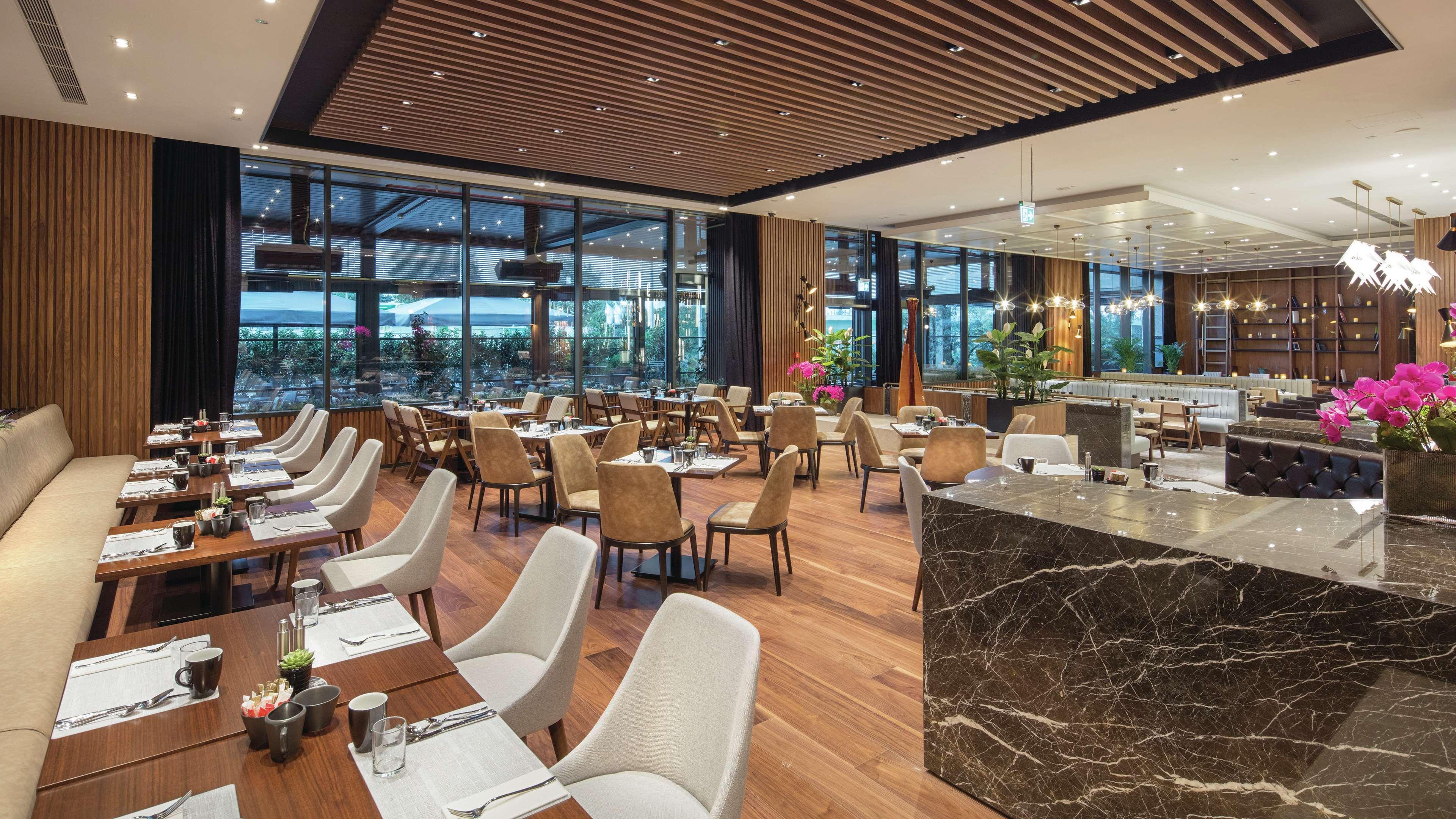 Hilton Maslak 5* Istanbul