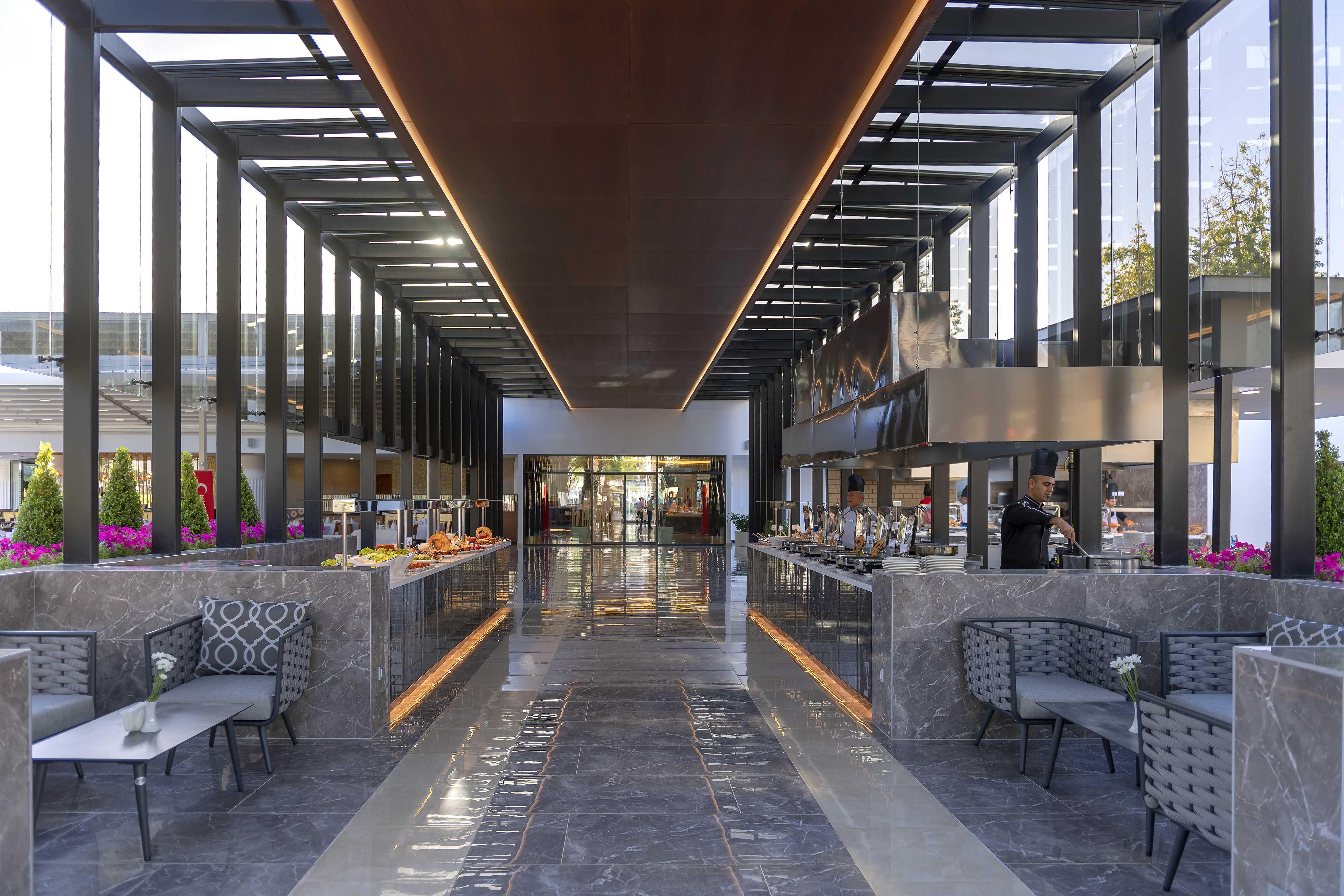 Seven Seas Blue Hotel