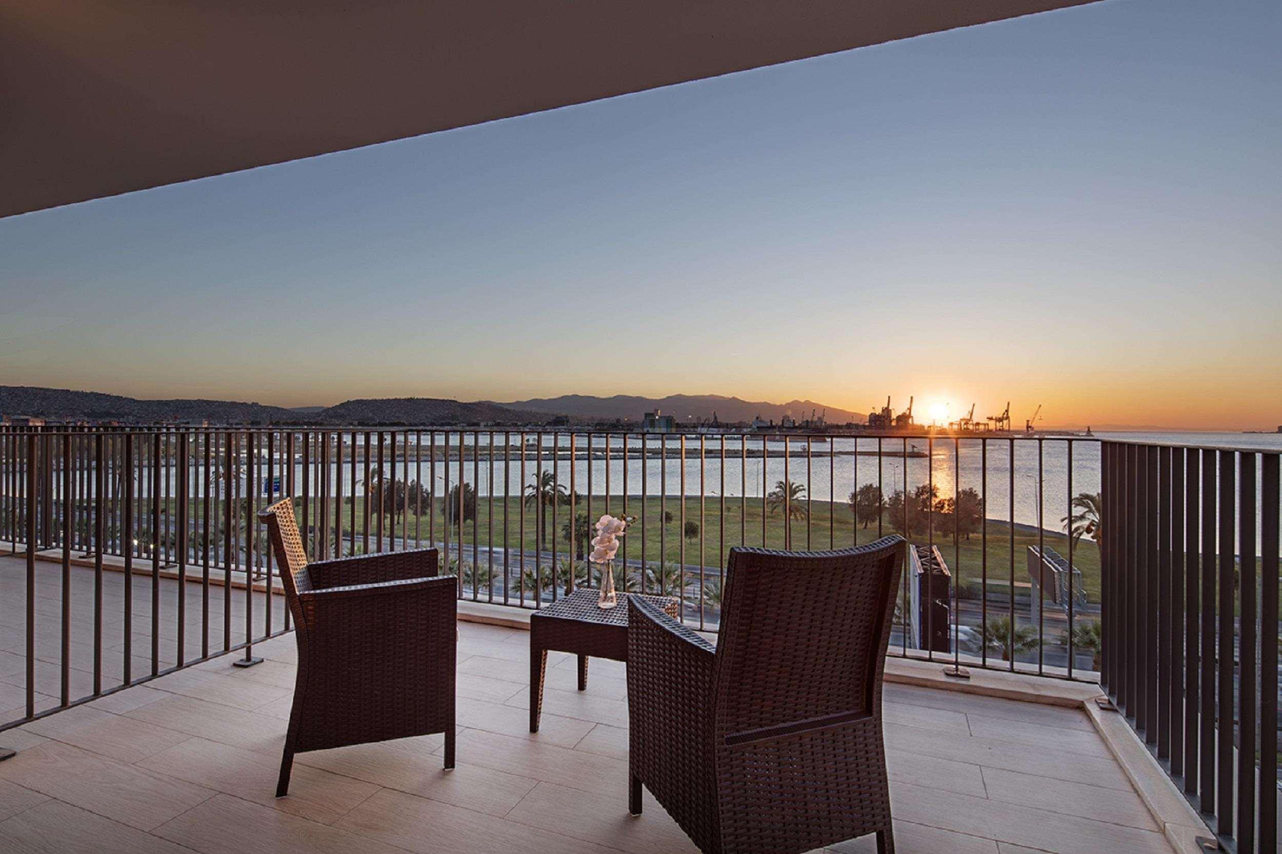 Hilton Garden Bayrakli 4*