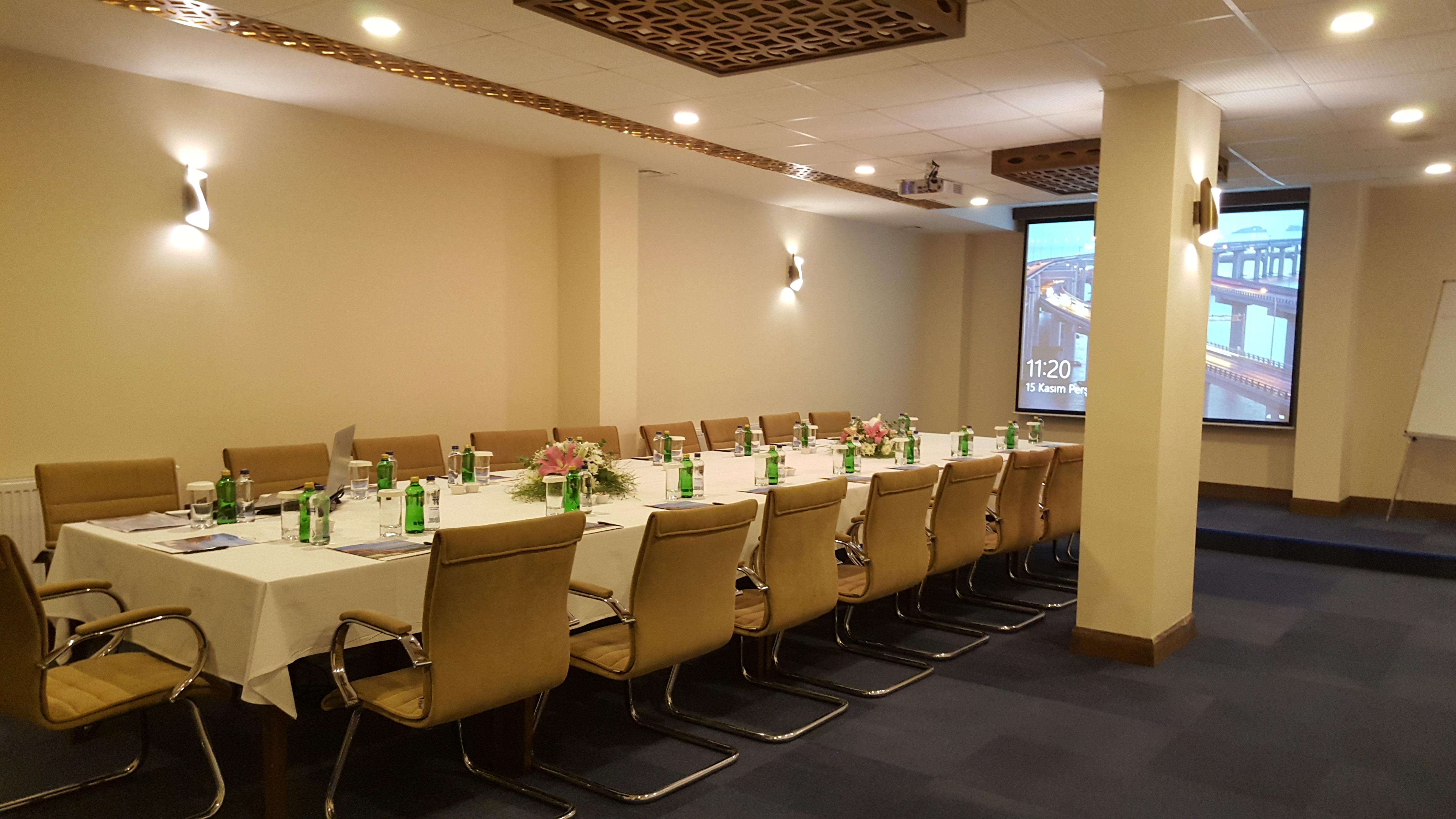Sera & Aparts Hotel