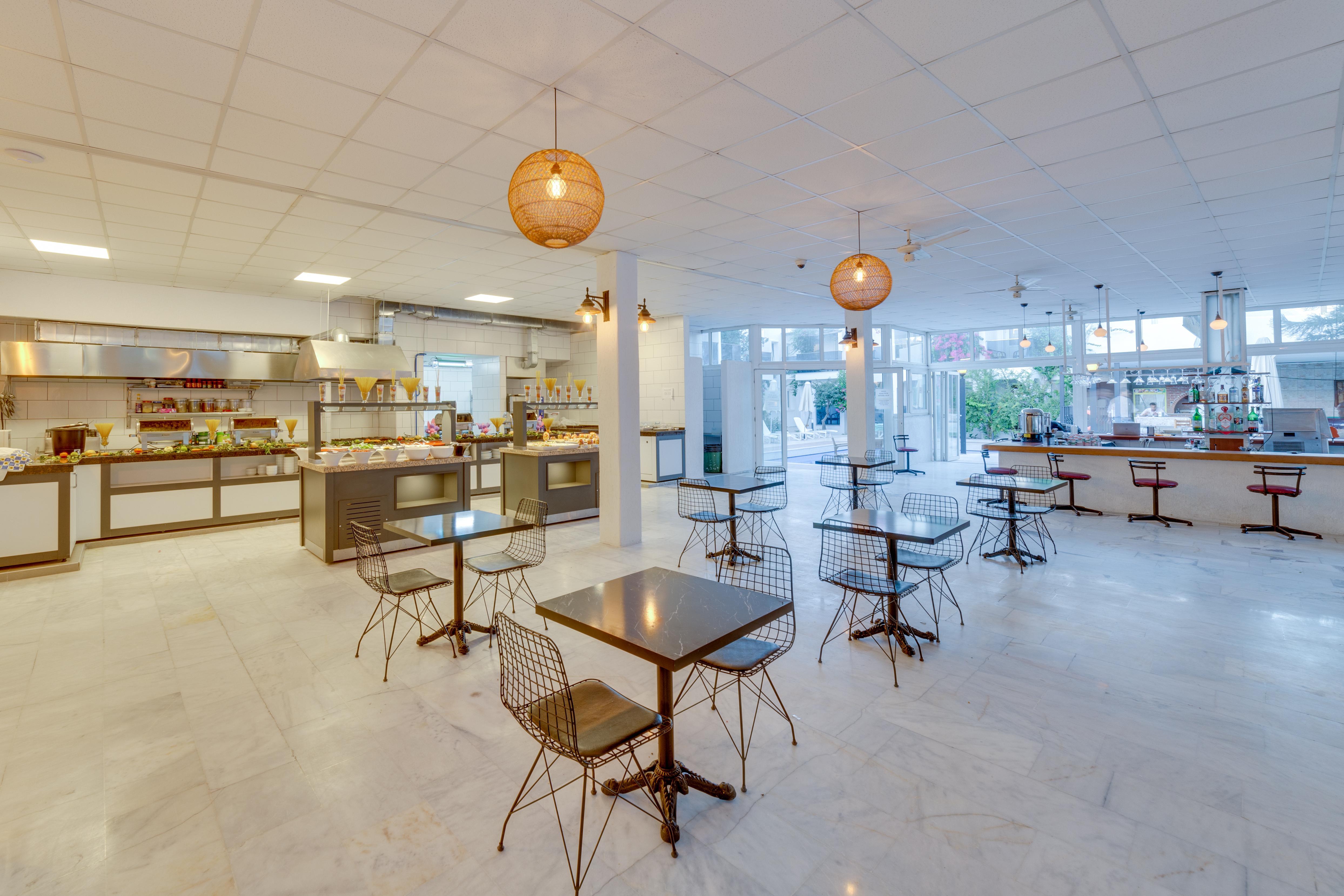 The Hello 3* Gumbet