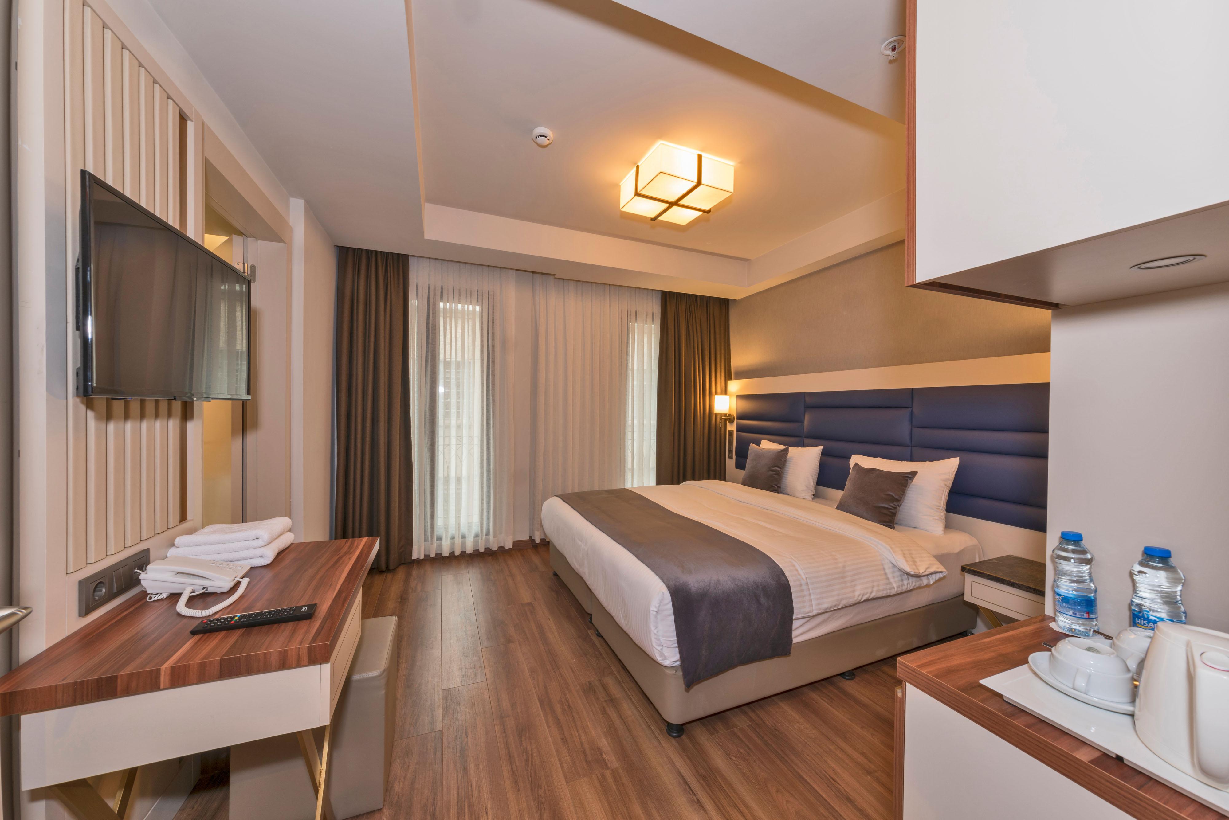 Hotel Golden Royal & 4*