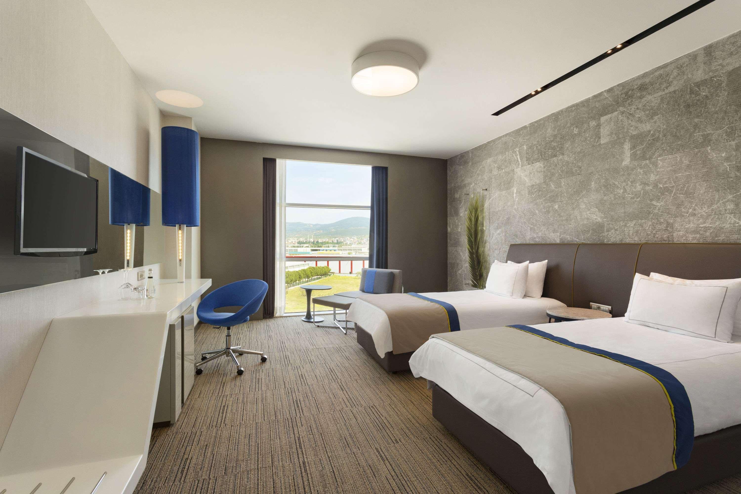 Ramada & By Wyndham Izmir Hotel 4*