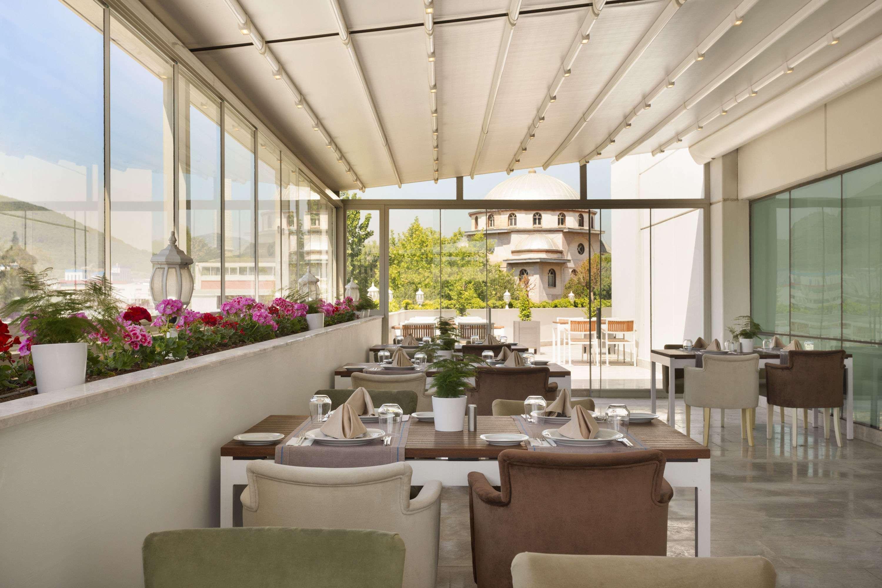 Ramada & By Wyndham Izmir 4*