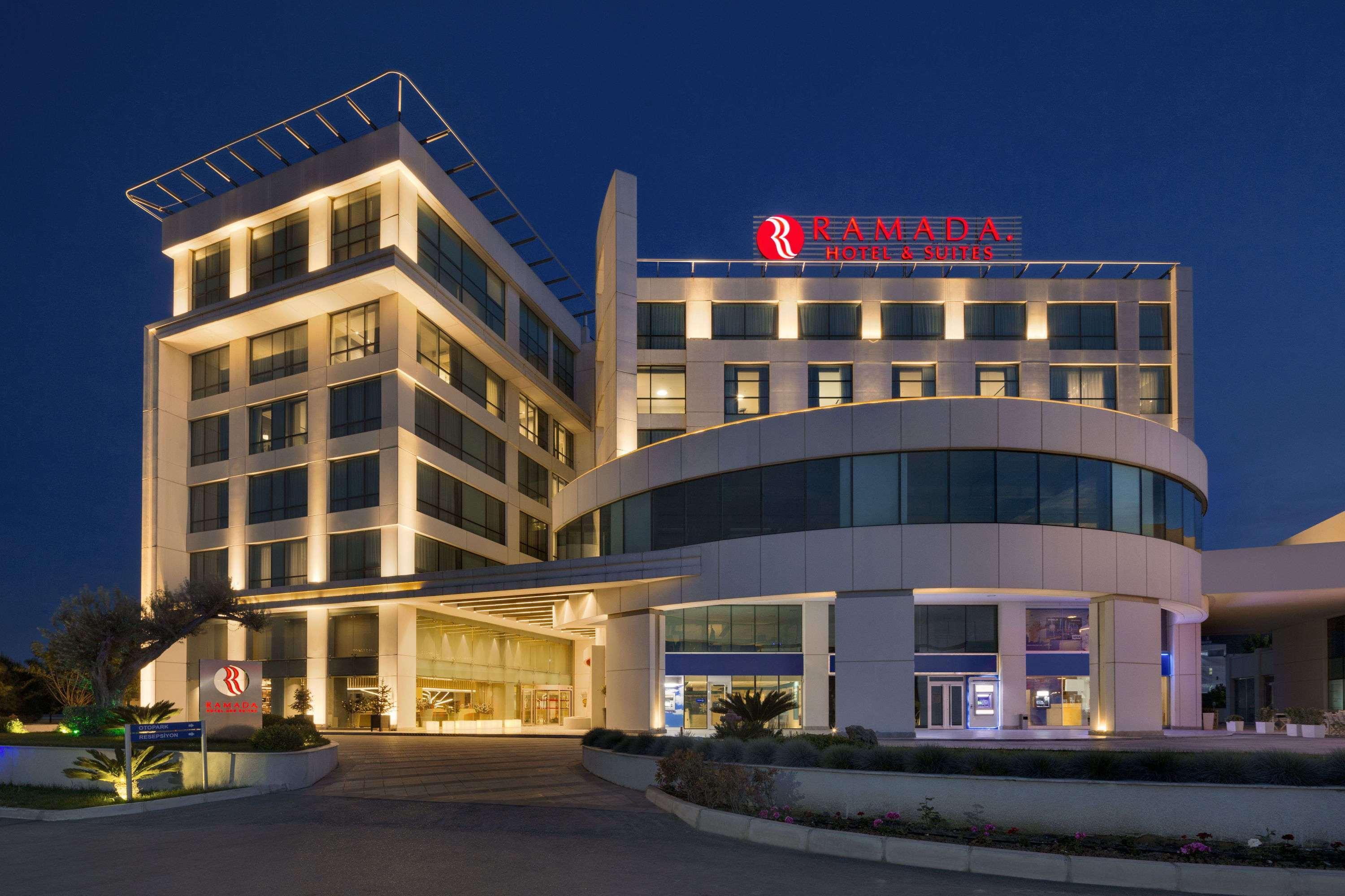 Ramada & By Wyndham Izmir Hotel 4*