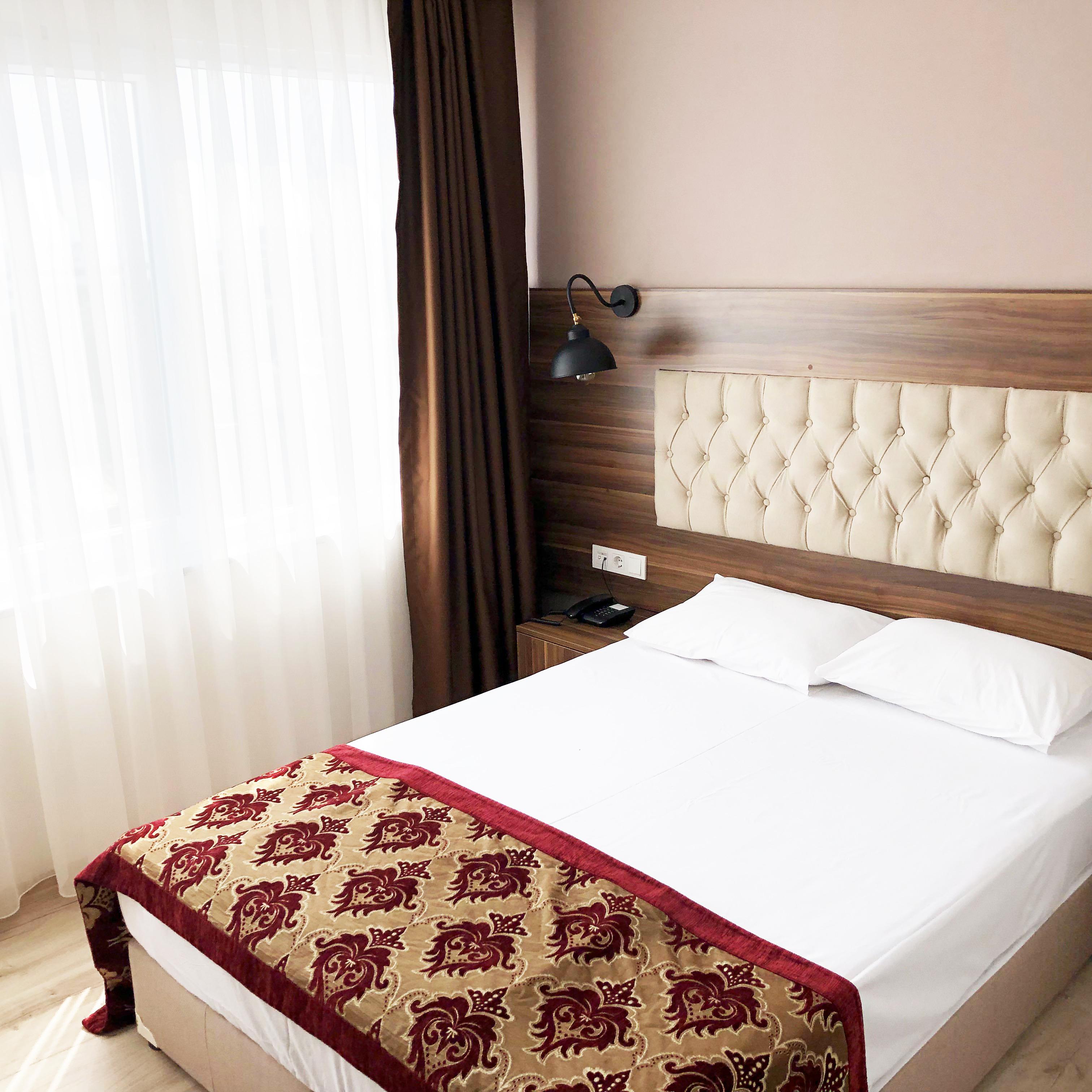 The Reina Hotel