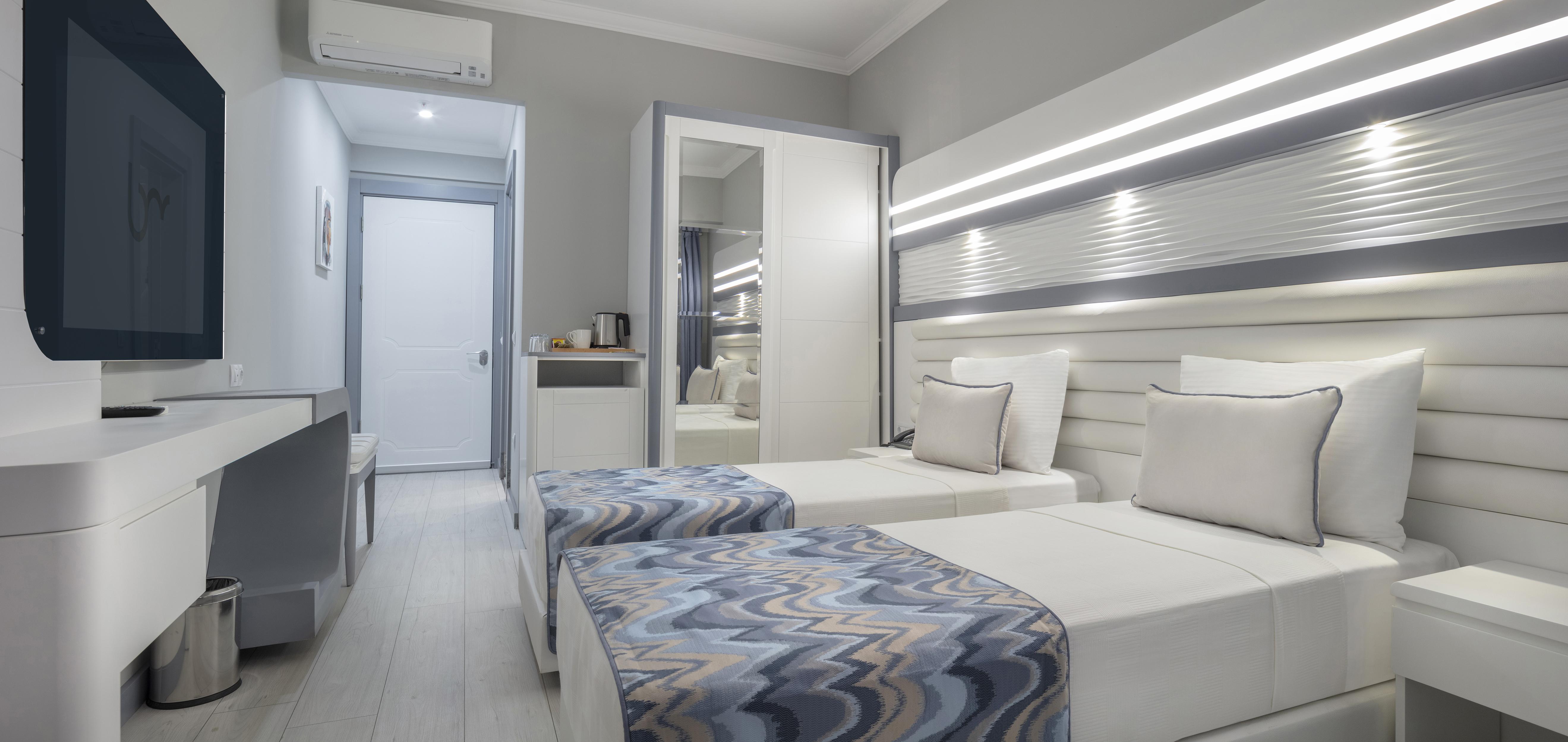 Hotel Blue Marlin Deluxe & 5*
