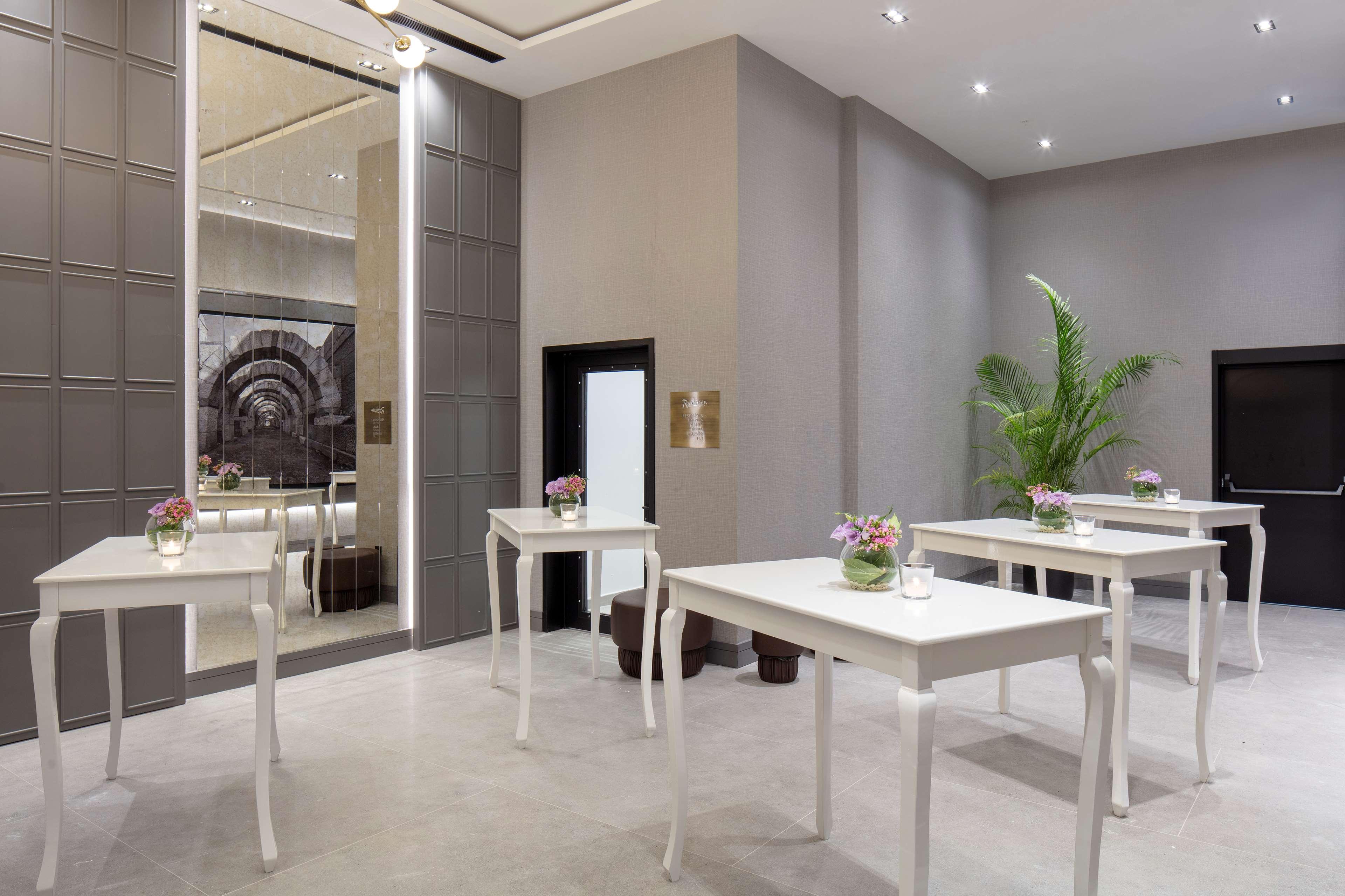 Radisson Aliaga Hotel
