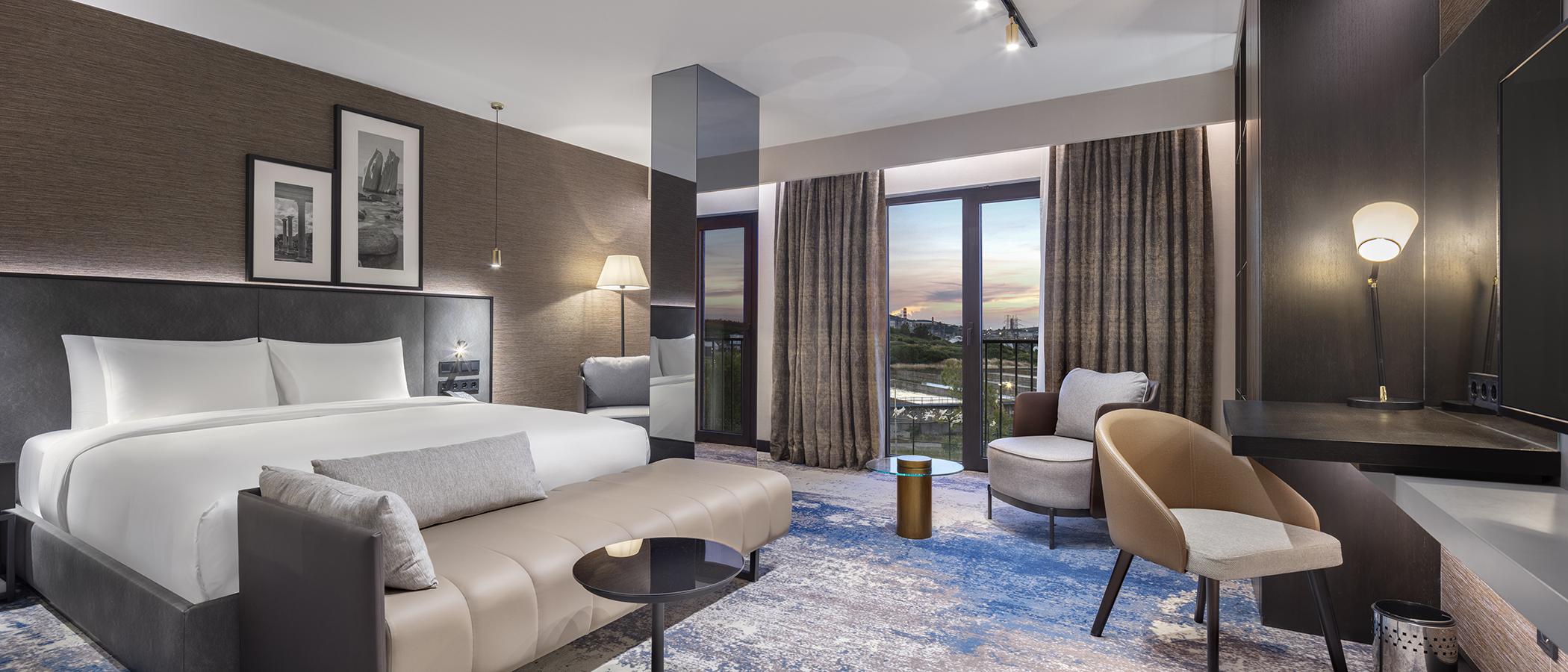 Radisson Aliaga