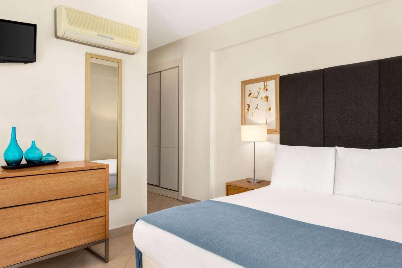 Wyndham Residences, Golf & Apartment