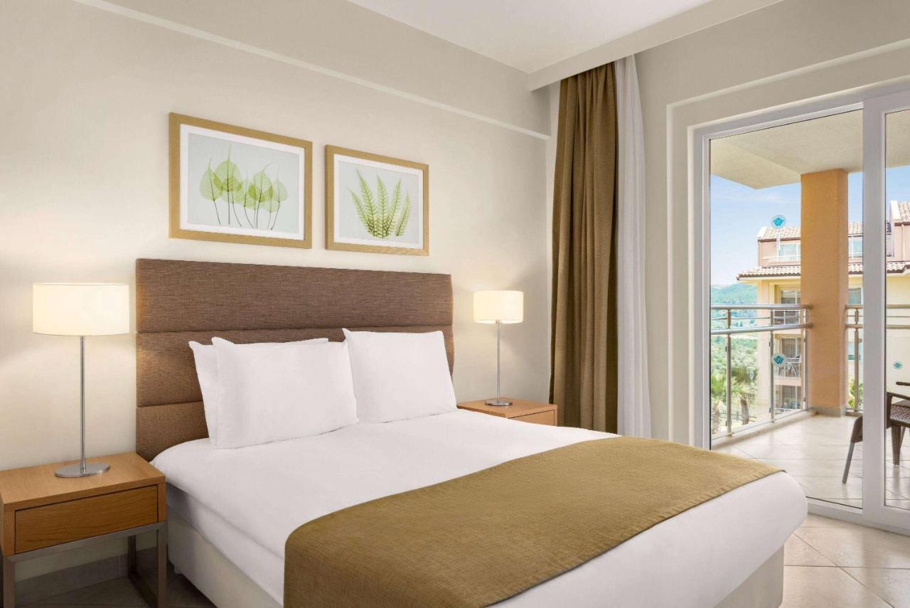 Wyndham Residences, Golf &