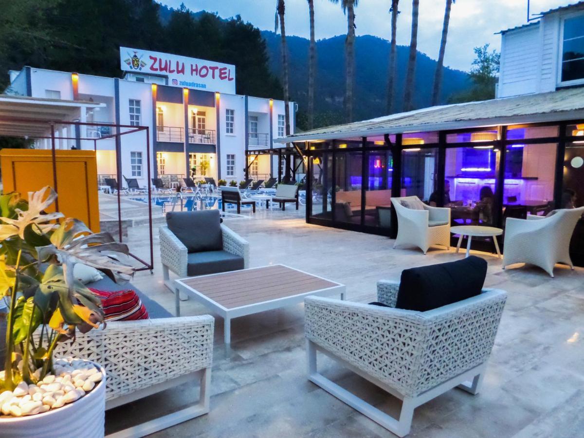 Zulu Hotel *