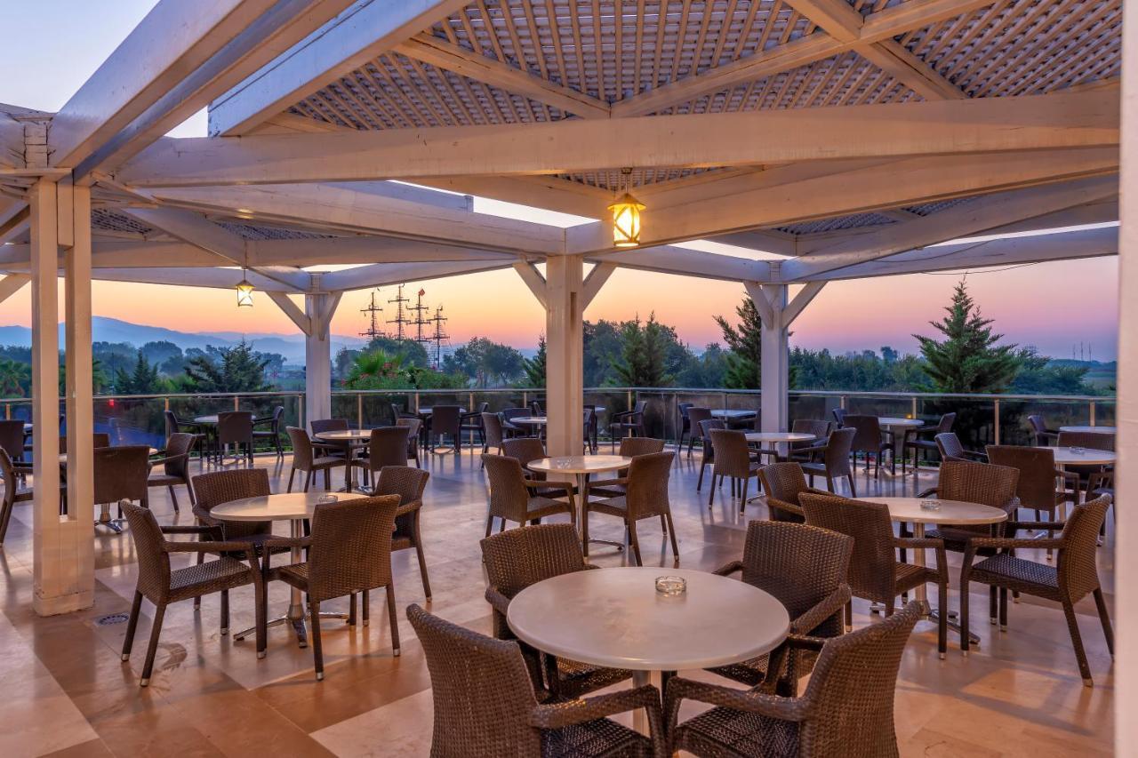 River Hotel