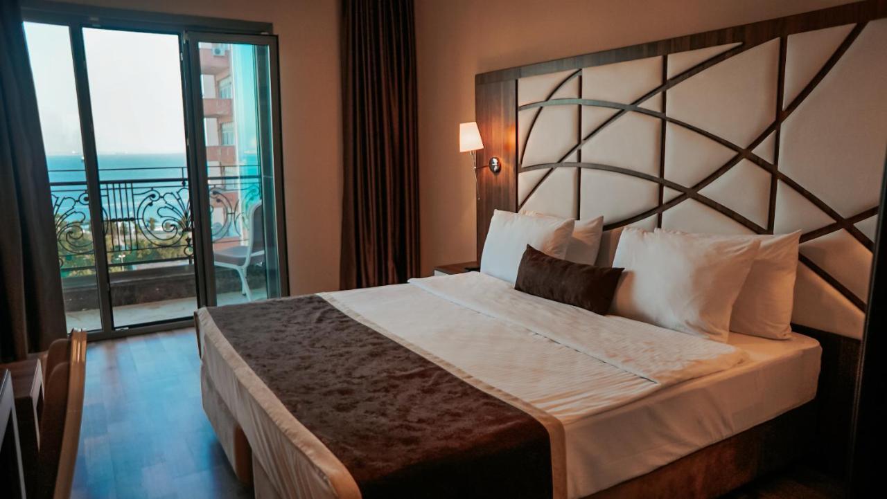 Hotel The Grand Mira Business Hotel