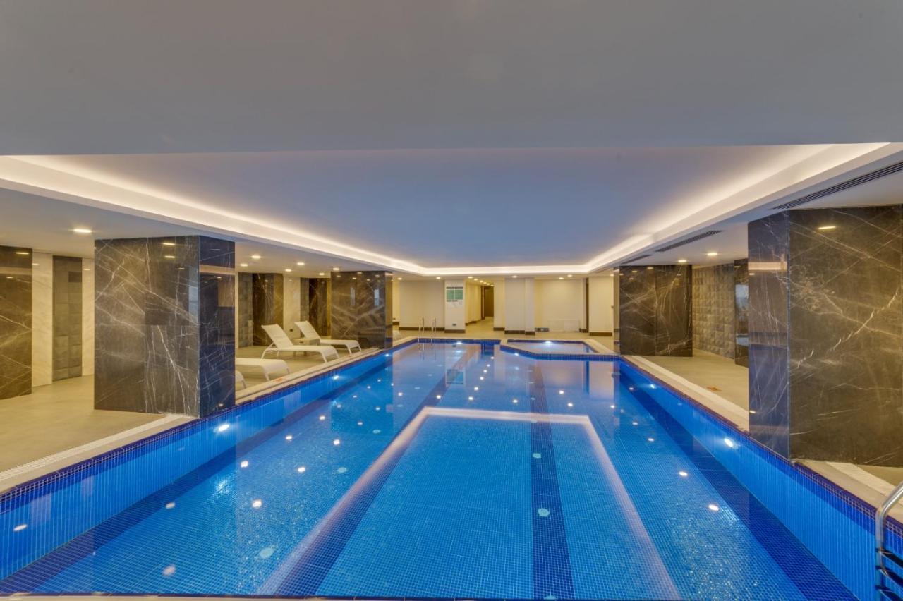 Signature Blue 5*