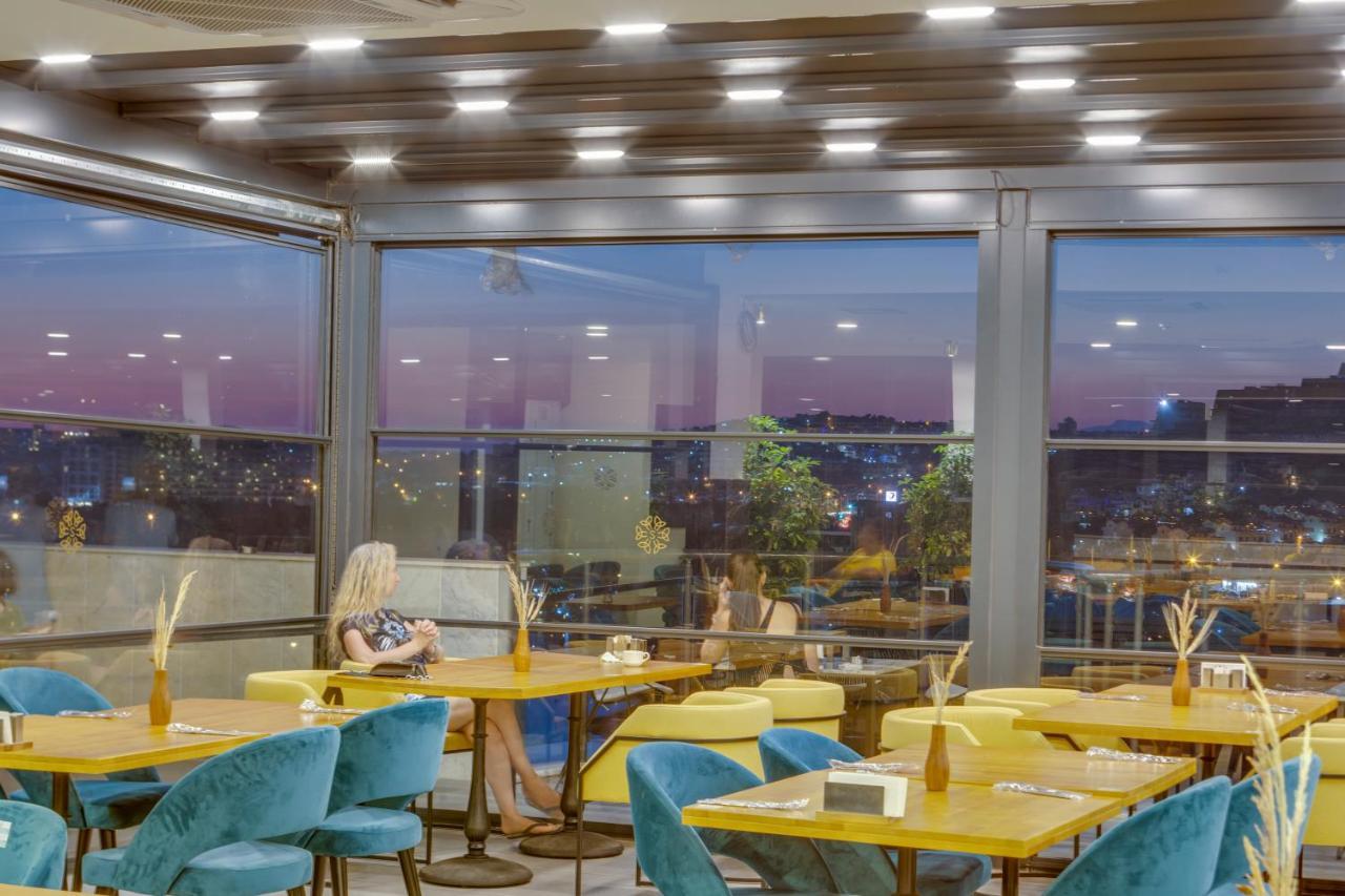 Signature Blue Hotel
