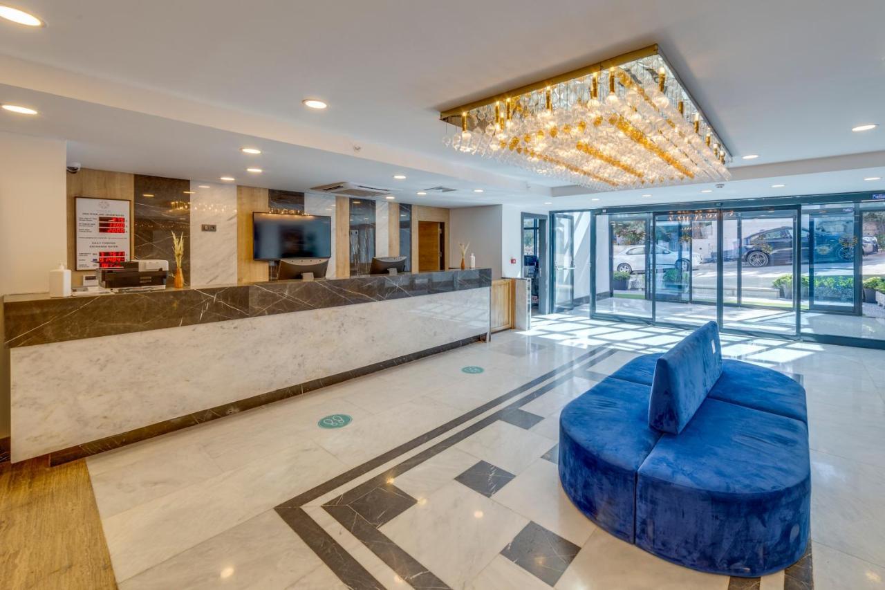 Signature Blue Hotel