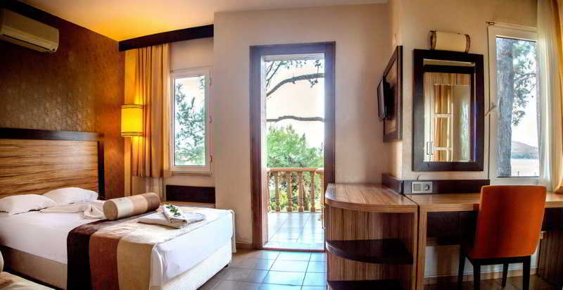Hotel Ayvalik Beach Hotel 3*
