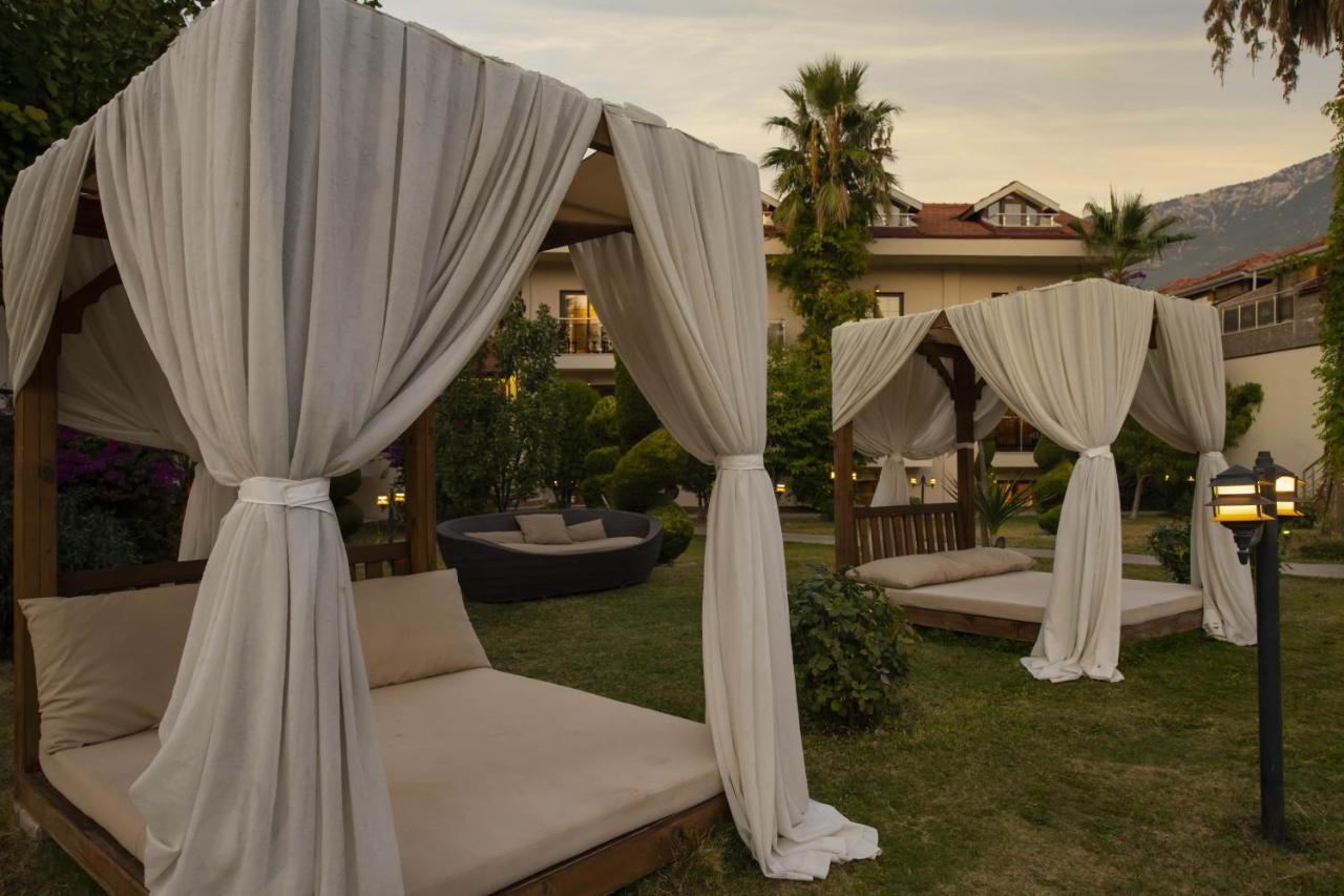 Hotel Deluxe