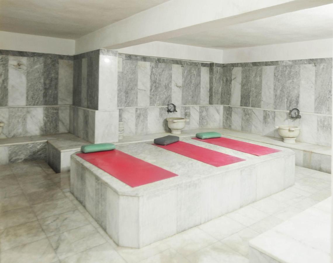 Arora Hotel 4*