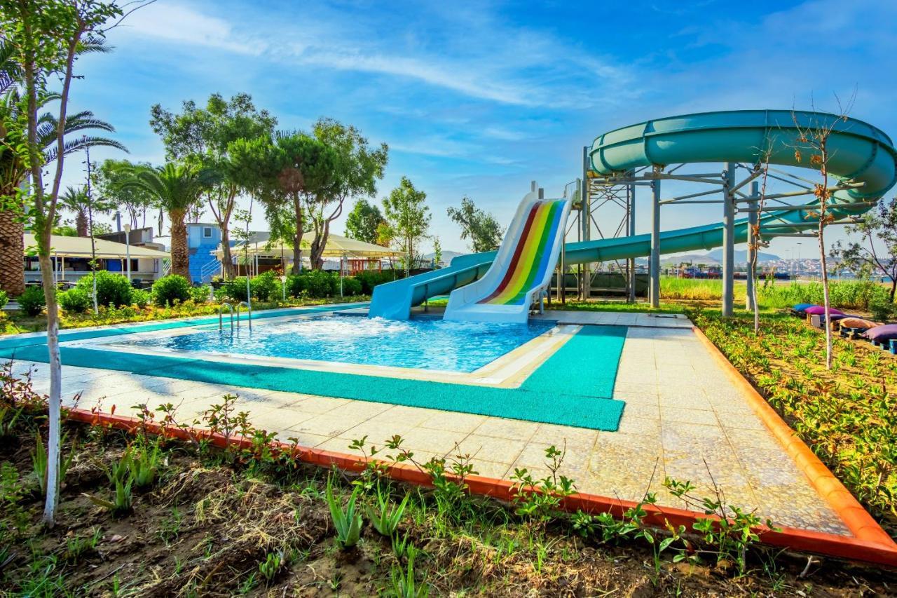 Le Monde & Hotel Dikili