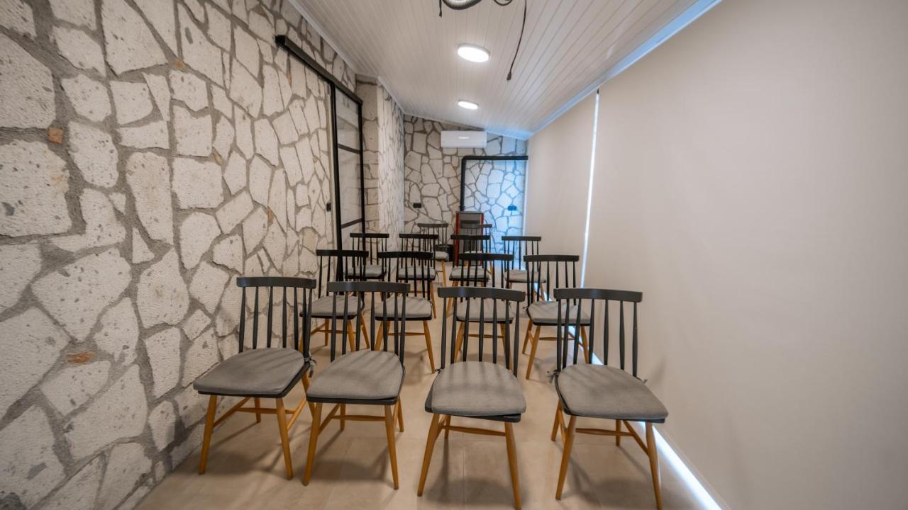 Urla 1867 Hotel *
