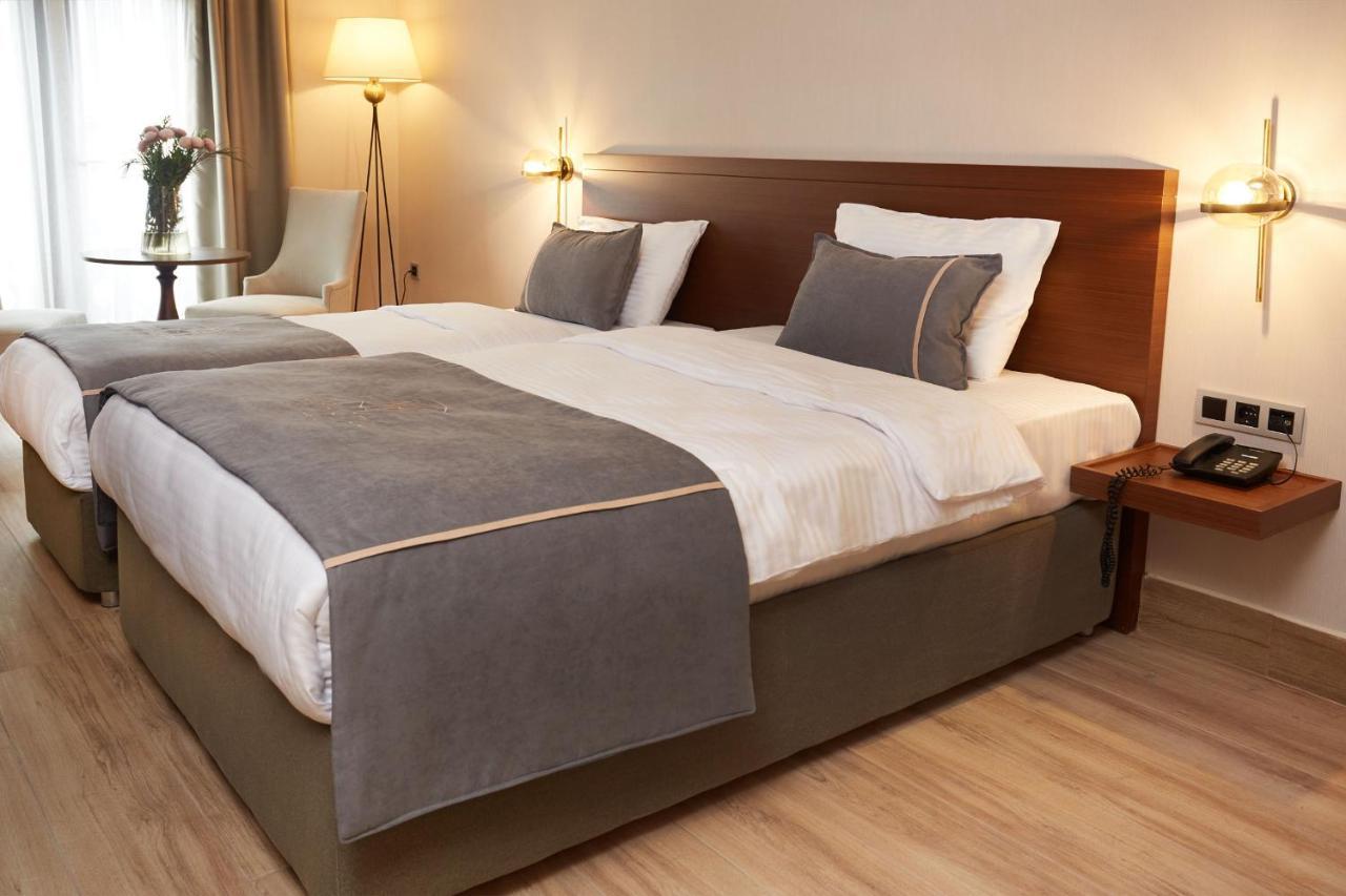 Hotel Mira Alsancak 3*