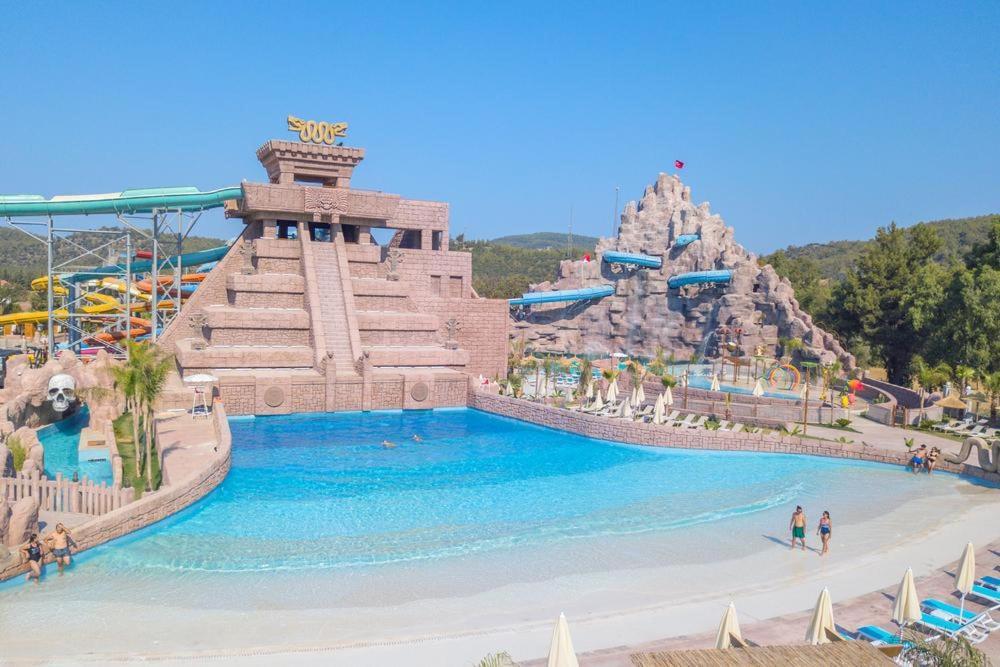 Orka World & Aquapark Hotel
