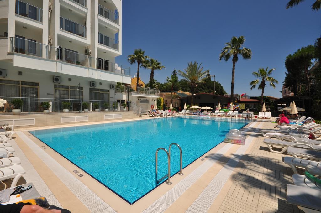 Club Atrium &