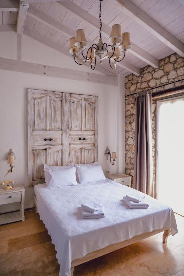 Bay C Hotel 2*