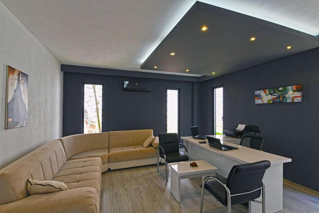 Everest Villa