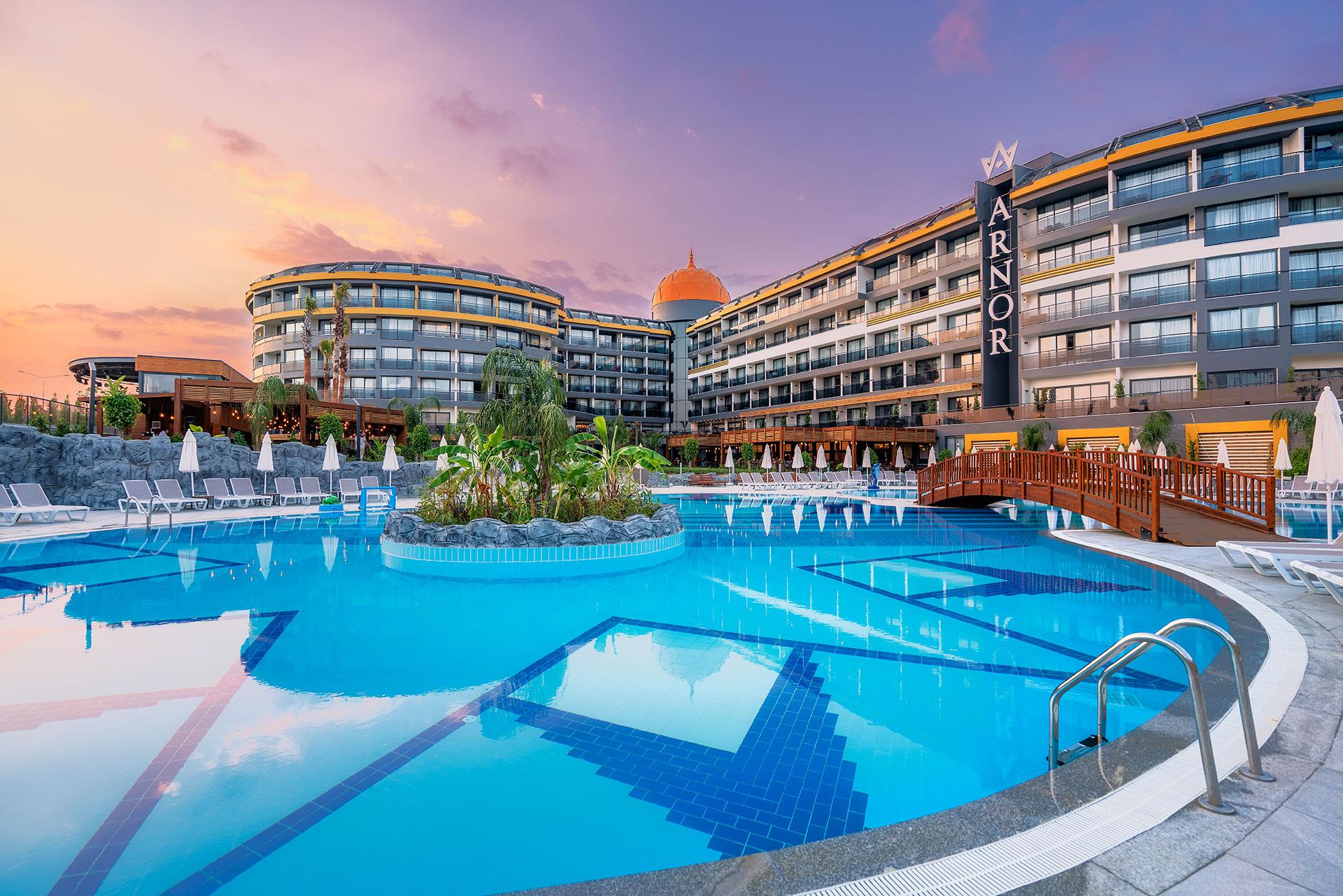 Arnor De Luxe & Hotel