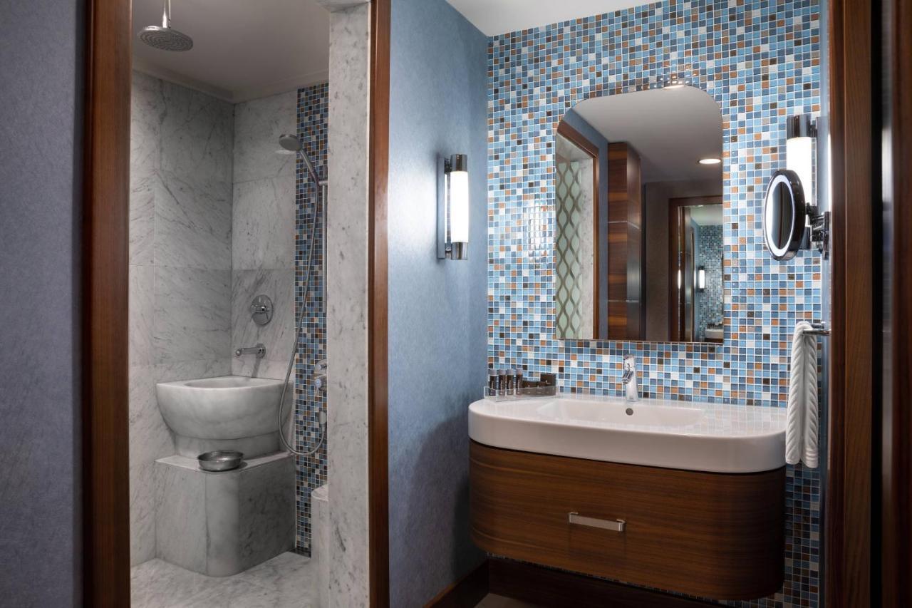 Renaissance Hotel