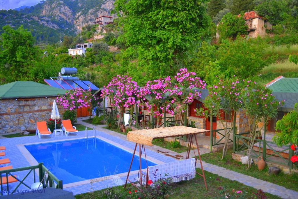 Montenegro * Faralya