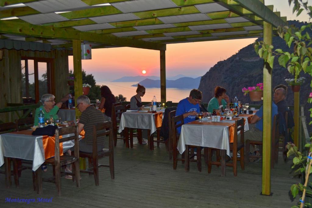 Montenegro Hotel *
