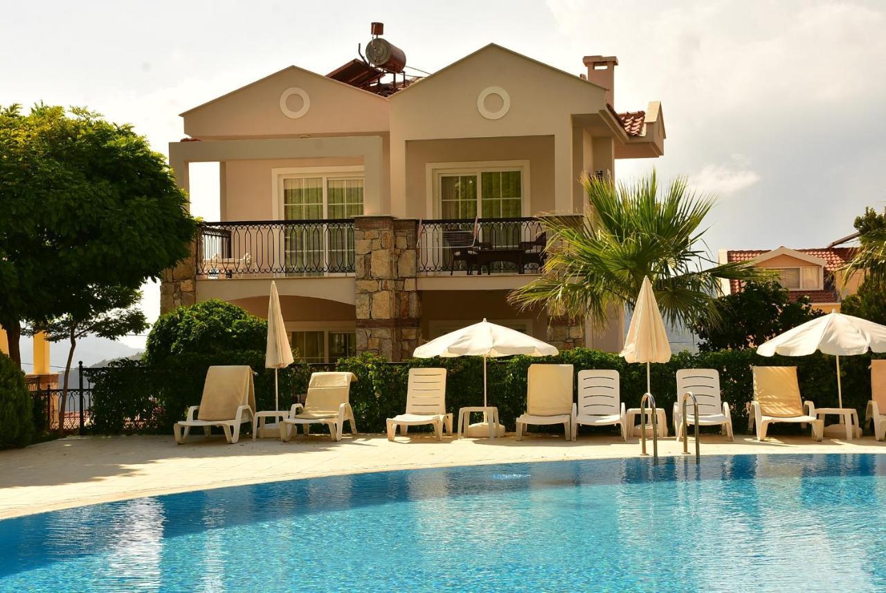 Emerald 3 *