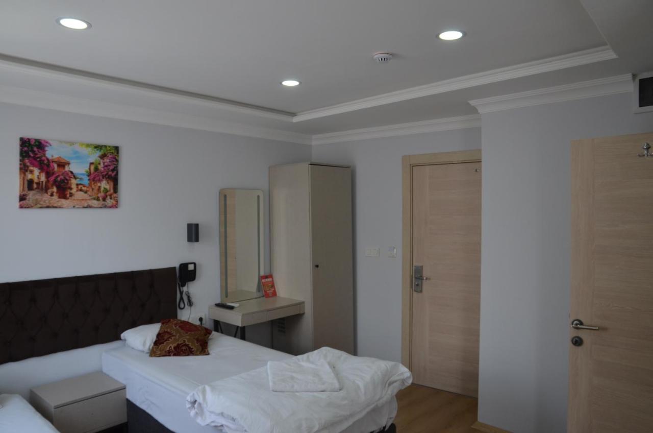 The Reina Hotel