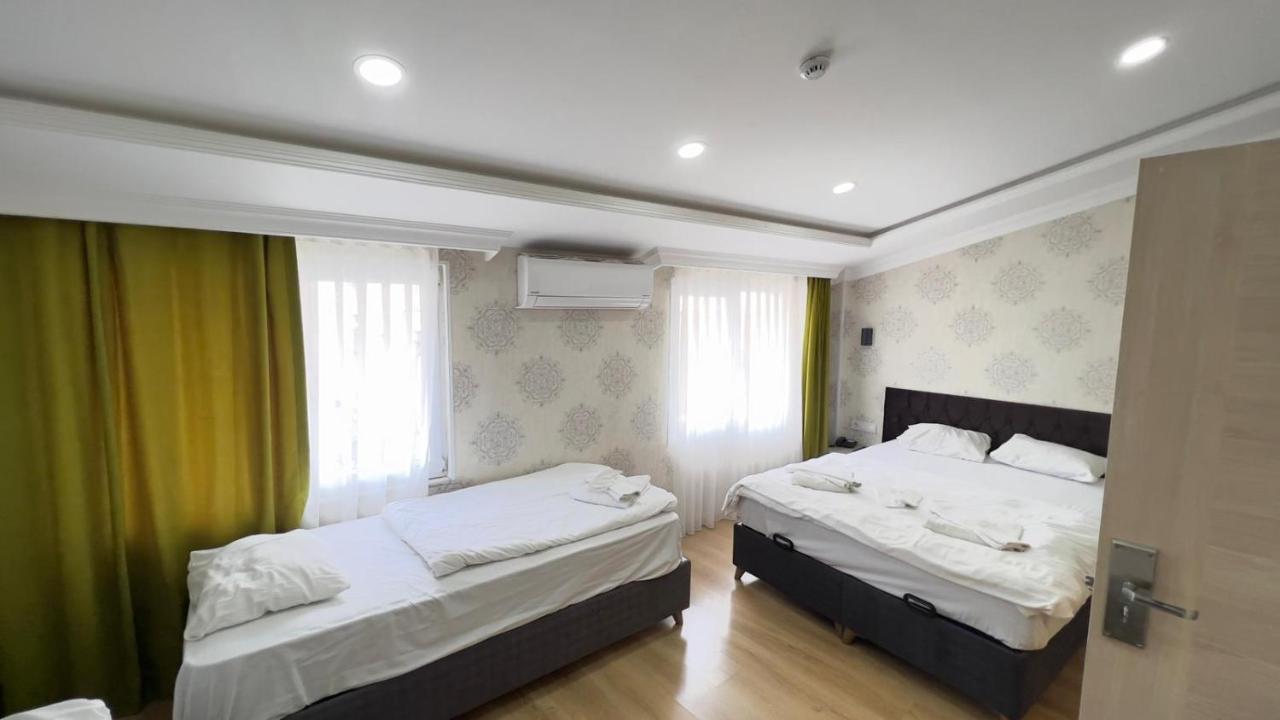 Hotel The Lola 3*