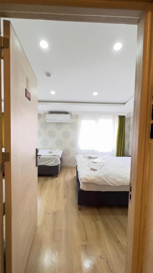The Lola Hotel 3*