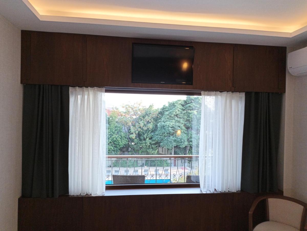 Hotel Iris & 4*