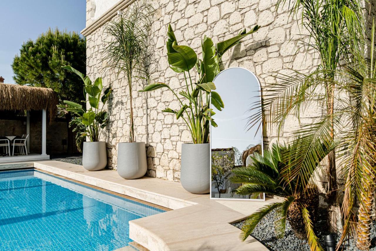 Sandal - Adult Only 2* Alacati