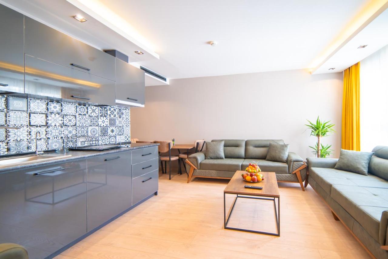 Garden Apartment *