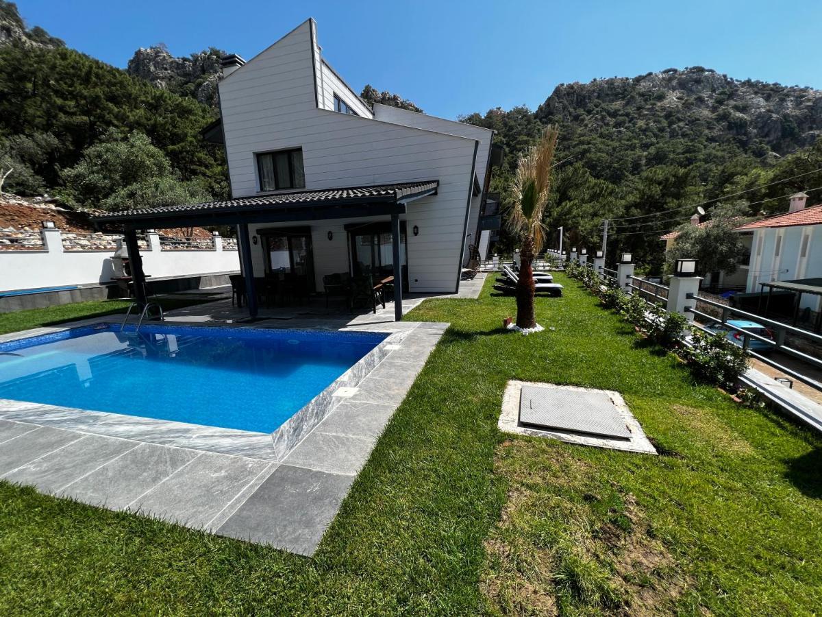 Black Pearl Private Detached With Pool & Seaview *
