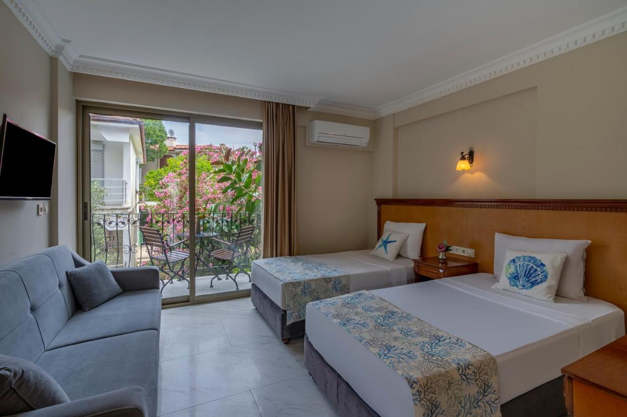 Rosy Aparthotel 3*