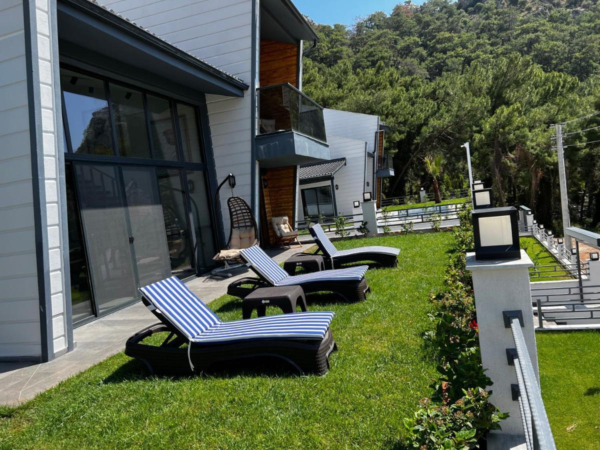 Black Pearl Private Detached With Pool & Seaview