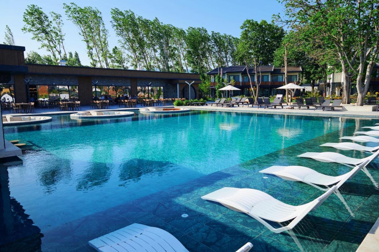 Parmos Hotel *